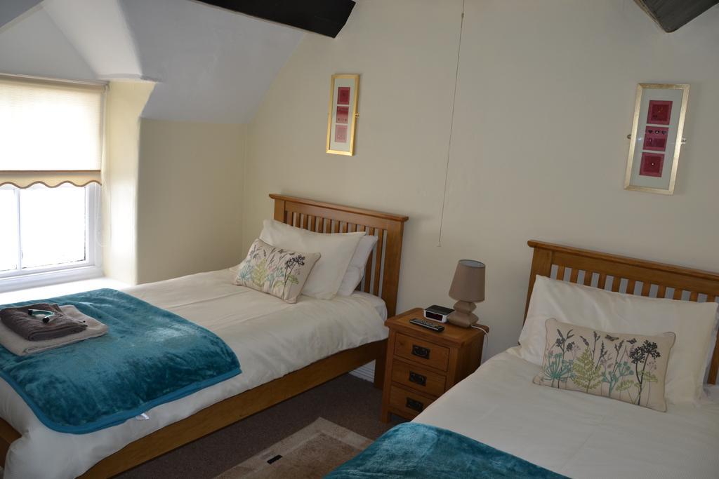 Crown Hotel Corwen Room photo